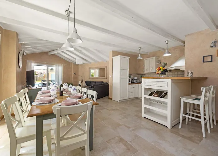 Villa Luka In Fazana With Pool & Playground Only 600 Meter From The Beach