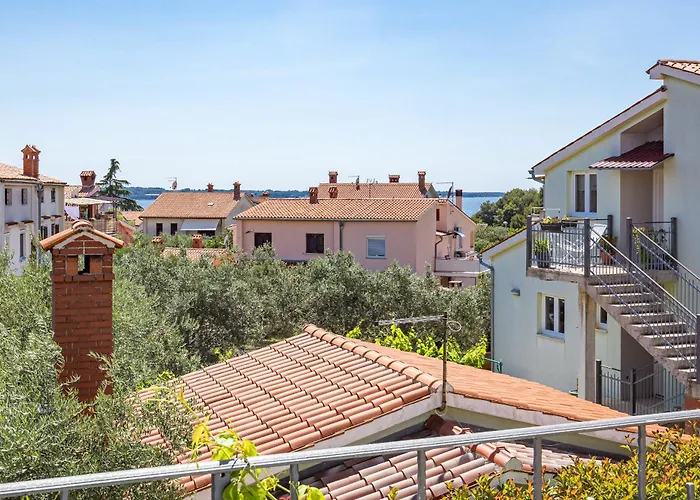 Villa Luka In Fazana With Pool & Playground Only 600 Meter From The Beach