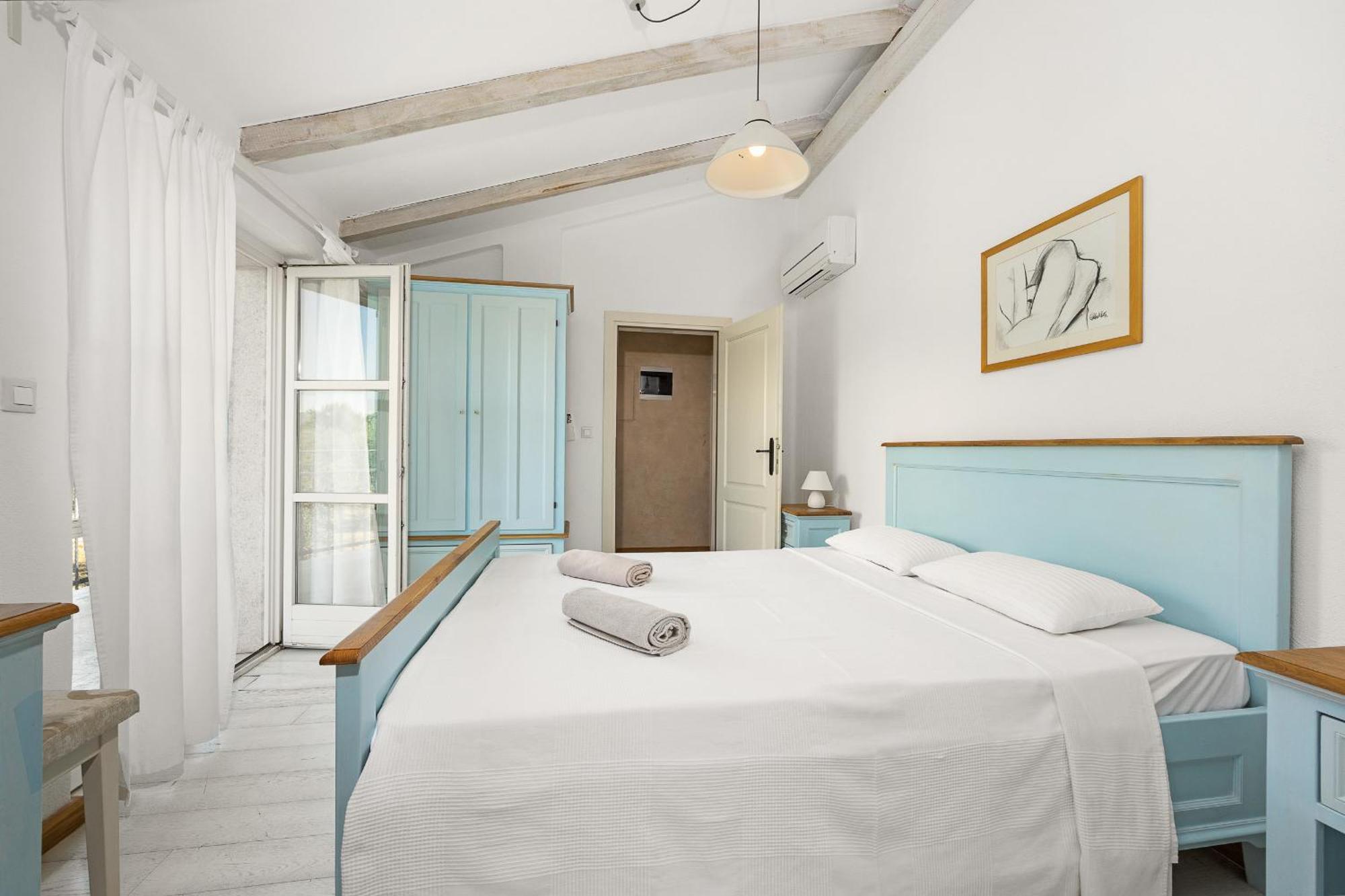 Villa Luka In With Pool & Playground Only 600 Meter From The *