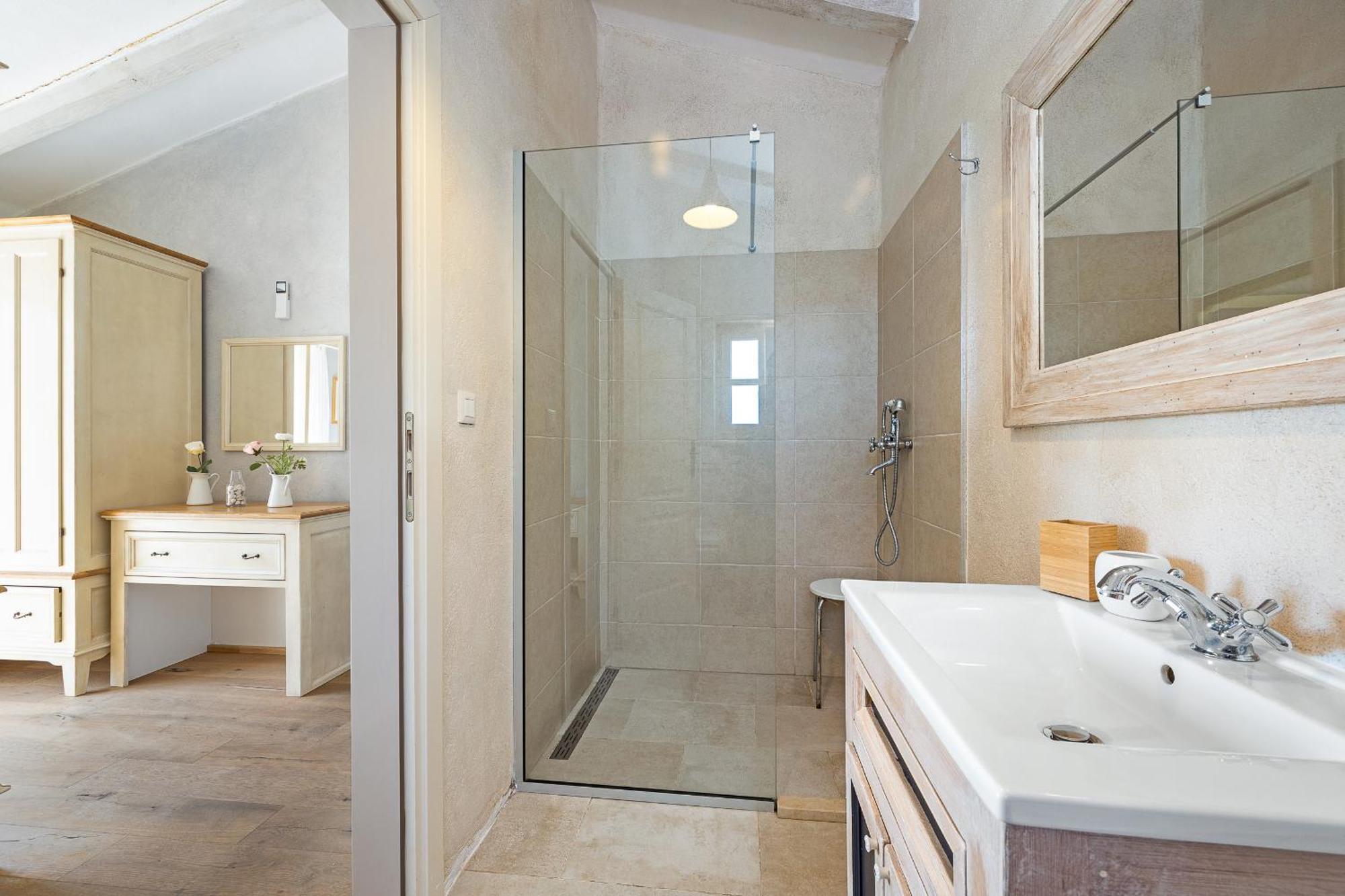 Luka In With Pool & Playground Only 600 Meter From The Villa Fazana