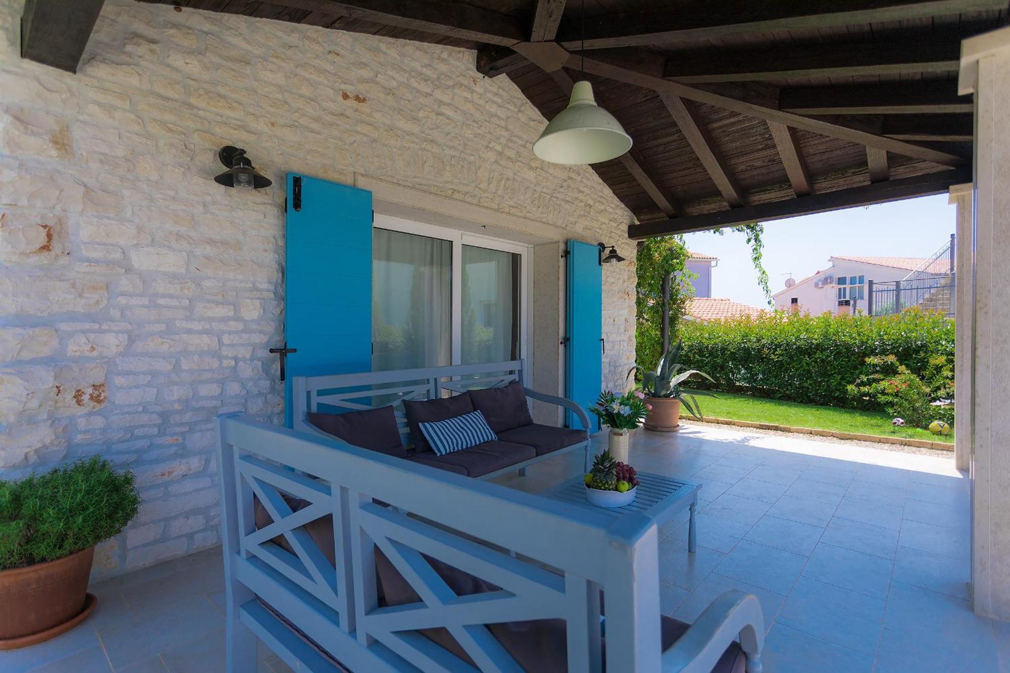 Luka In With Pool & Playground Only 600 Meter From The Villa Fazana