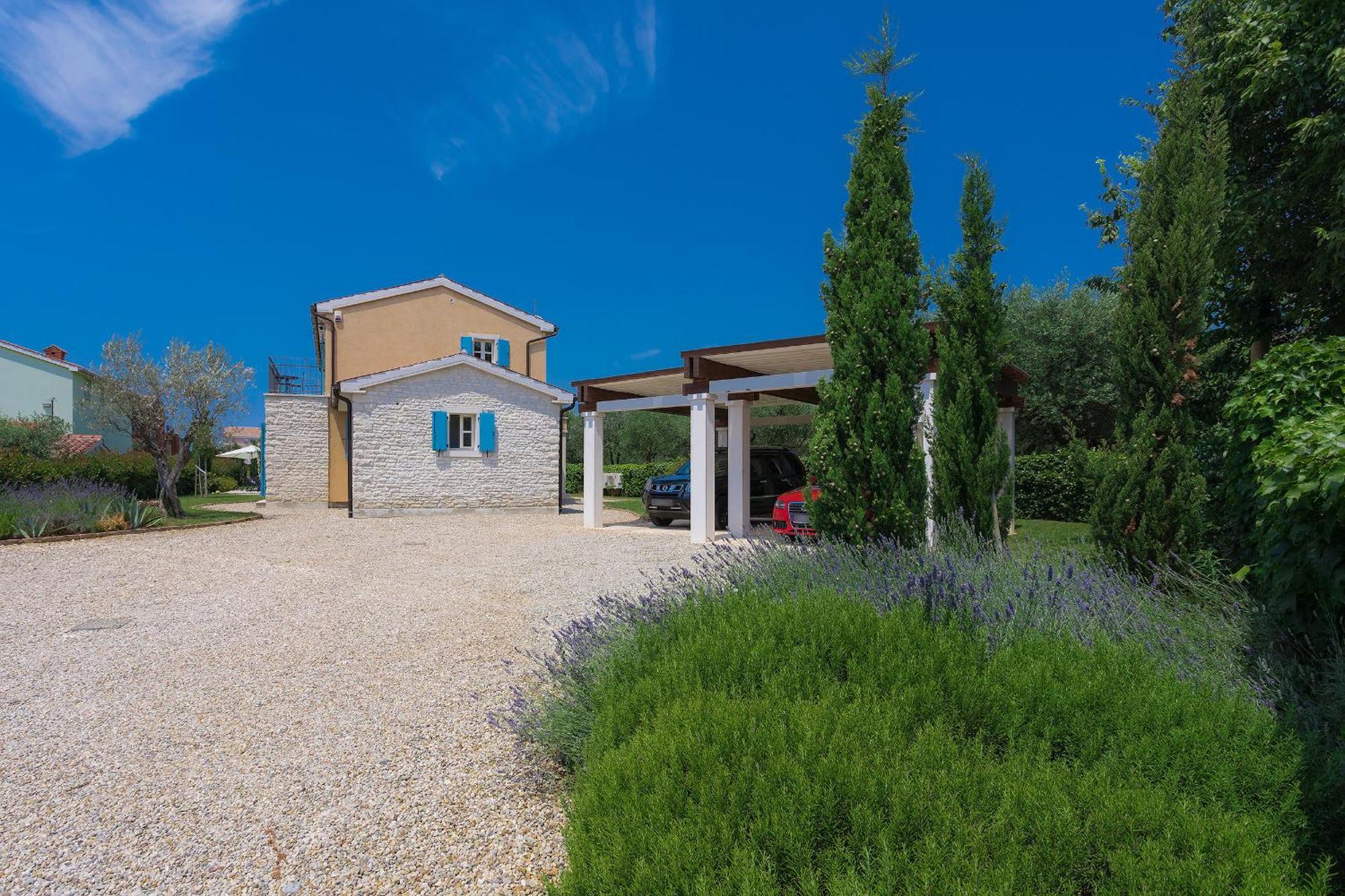 Villa Luka In With Pool & Playground Only 600 Meter From The