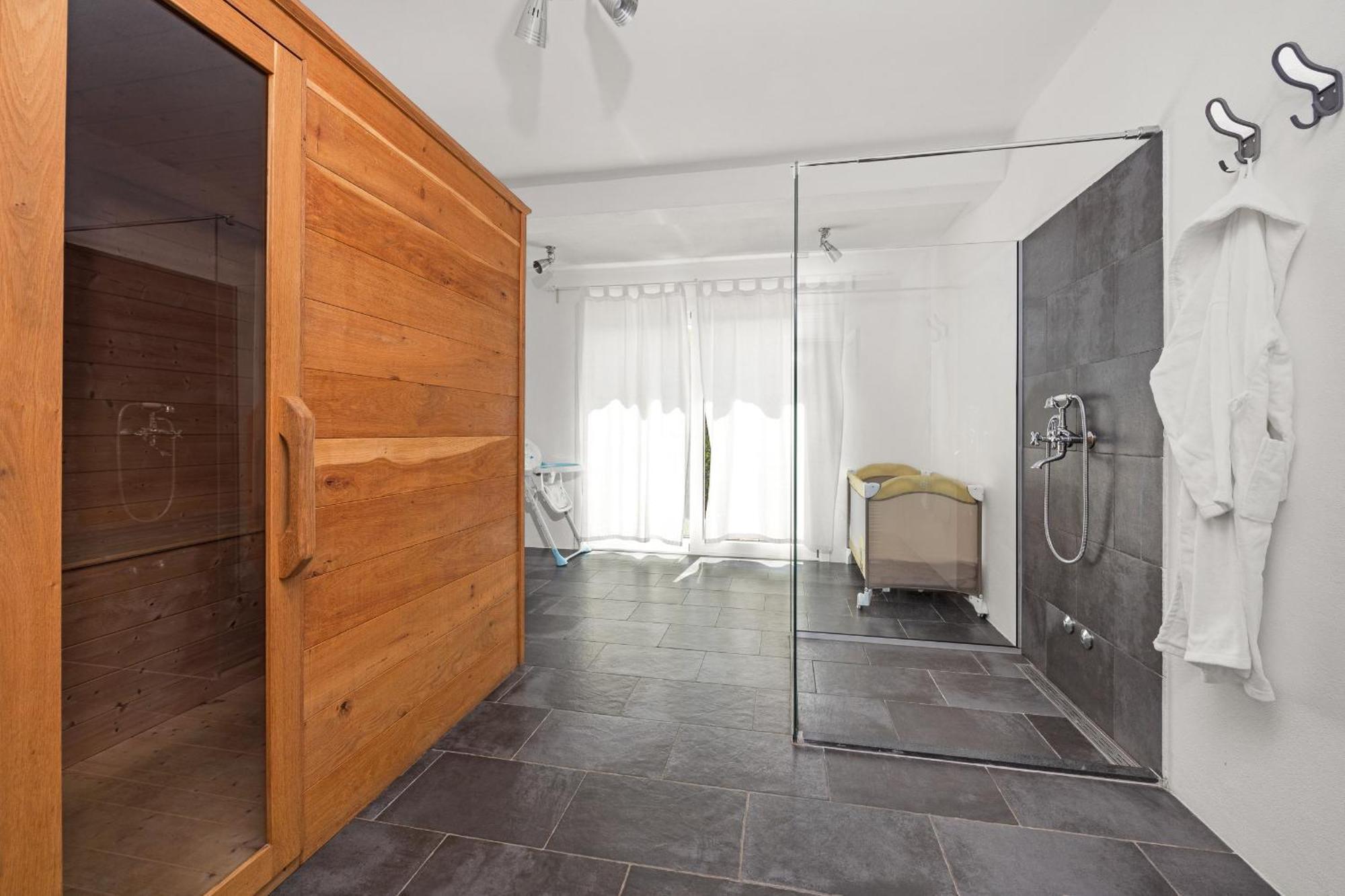 Luka In With Pool & Playground Only 600 Meter From The * Fazana