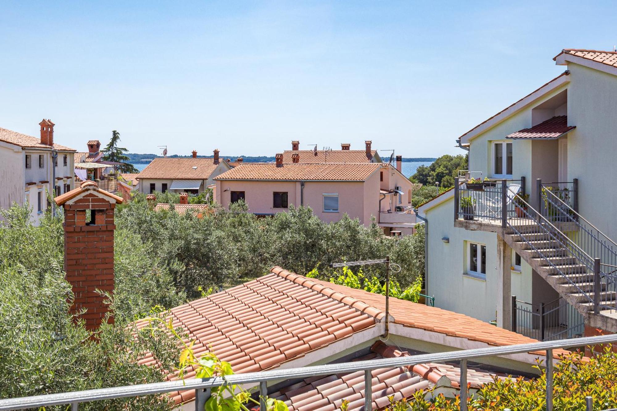 Luka In With Pool & Playground Only 600 Meter From The Villa