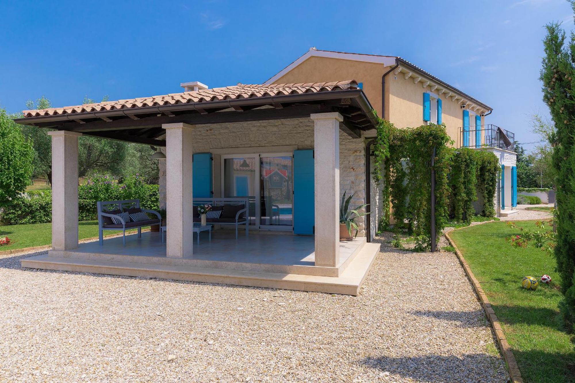 Luka In With Pool & Playground Only 600 Meter From The Villa