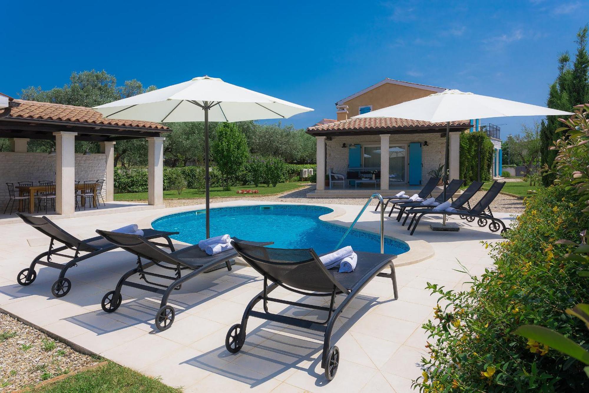 Luka In With Pool & Playground Only 600 Meter From The
